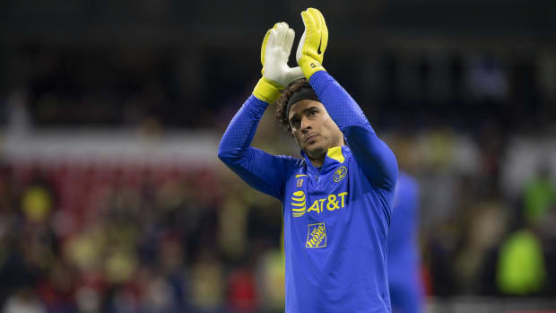Guillermo Ochoa de America durante el partido America vs Toluca,
